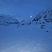 Frühmorgens auf dem Glacier de Corbassière - hinten der Grand Combin, rechts der Combin de Corbassière