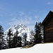 Auf 1800 m wird es winterlich: Piz Arblatsch bei der Alphüttensiedlung Plaz.