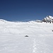 <b>Prima di iniziare la discesa a valle, raggiungo l’Alp de Confin (2146 m), dove in inverno un ristorantino attira molti sciatori.</b>