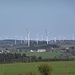 eine für Schweizer Augen ungewohnt grosse Ansammlung von Windmühlen. In Deutschland, Holland oder Belgien bereits normal ...
