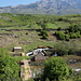 Im Krčić-Tal (01.05.2012) - Blick auf eine alte Mühle unweit des Krčić-Quellgebietes. Im Hintergrund der Dinara.