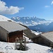 Über den Hütten von Frumaschan erhebt sich der in der Schesaplana kuliminierende Grenzkamm zwischen Österreich und Schweiz.