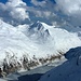 Gipfelaussicht Klein Allalin: Links markant das Stellihorn 3436m, unten der Mattmarkstausee