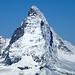Matterhorn mit eindrücklicher Ostwand links und Nordwand rechts, daneben die Dent d'Hérens