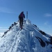Bei den aktuellen Bedingungen kann der Gipfel direkt mit den Skis erreicht werden - fantastisch!