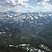 Blick zur Halserspitze, links davon der schneidige Guffert. Im Hintergrund die Zacken des Karwendelgebirges.