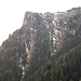 Wir vermuten, die Alpe di Croslee (1962m) liegt im linken Steilhang kurz unterhalb des Gipfels (2089m)