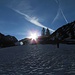 Aufstieg über das noch dick mit Schnee bedeckte Köllebachtal vom Ochsenängerle zum Roggentalsattel. <br />7.31 Uhr die Sonne kommt jetzt erst über den Grat der Hochblasse.