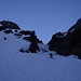 Es wartet das Wake Up des Tages - das Hohbergtal - teilweise recht steil und heute pickelhart! Zum Vergleich, dass es aber derzeit sehr viel Schnee hat, ein Bild der [u alpinos] von [http://www.hikr.org/gallery/photo428424.html?post_id=31655#1 Januar 2011].
