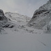Aufstieg von Pederü durch verschneite Winterlandschaften.
