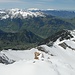 im  Vordergrund unsere Aufstiegsroute auf dem Haldigrat; mit Tiefblick ins Engelbergertal  