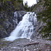 Der hübsche Wasserfall im Lainental, aufgrund des vielen Neuschnees jetzt mit viel Wasser.