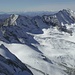 Hoher Weißzint und Hochfeiler 3510 m vom Gipfel gesehen<br /><br />Ganz im Hintergrund der Cevedale