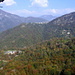 Ausblick vom höchsten Wegpunkt zwischen Bordei und Palagnedra: links hinten: Aula, links vorne: Bordei, mitte: Rasa, rechts mit Kran: Terra Vecchia.