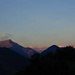 Morgenstimmung in Rasa, Blick Richtung Wallis, von links nach rechts: Monte Togano, Pizzo Ragno, Strahlhorn, Rimpfischhorn, Allalinhorn, Costa di Faedo, Alphubel, Täschhorn, Dom.