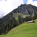 Alp Untergalans - dahinter die Bäräwand