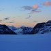 Tagesanbruch am dritten Tourentag während des Wiederaufstiegs aufs Jungfraujoch.