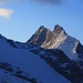 Fiescher Gabelhorn (3876m) und Chamm (3866m) erstrahlen in der Morgensonne.
