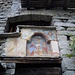 dettagli affreschi sulle belle case di Mergoscia