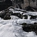 Schöne Eisformationen schon recht weit oben in der "falschen Rinne"