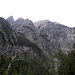 Die gewaltige Westwande des Blosskofel(2400m) und Gamswiesenspitzen(2486m).