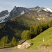 P 200m oberhalb Abzweiger Richtung Skihütte, Pt. 1261; am Horizont Gross- & Chli Chalchhorn, ganz rts der Horen