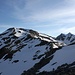 <b>Sguardo al [http://www.hikr.org/tour/post35822.html  Pizzo Fortünéi (2811 m)], che ho scalato l'anno scorso.</b>