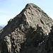die schöne und nicht ganz leicht zu ersteigende Rotgrubenspitze(3040m), auch Grubenkarspitze genannt; ersterstiegen vom unermüdlichen Ludwig Purtscheller, zusammen mit F. Schnaiter im Jahr 1881
