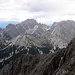 Spitzkofel, 2717m-mittelinks im Bild und Kreuzkofel-rechts, 2694m, am 10 Juni 2009, hier von Gipfel des Eggenkofel(2591m) gesehen.