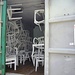 ...da drinnen sind Stühle die Hauptdarsteller...Künstler [http://artcontainer-steffisburg.ch/kunstler/urs-p-twellmann/ Urs-P. Twellmann]