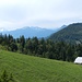 Im Hintergrund Zugspitze und Estergebirge