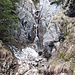 Wasserfall auf dem Weg von Musenalp nach Bleiki via Stollen. 