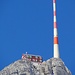 Altes Berghotel und der gut 100 m hohe Gipfelturm am Säntis.