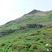Der erste Aufschwung des Glegghorn-Ostgrats kann man nordwärts umgehen und das anschliessende Gratstück über steile Grashalden direkt von Norden her erreichen (kleine Einsattelung). 