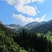 Abstieg durchs Strindental nach Haldensee, Rückschau zu Strindenschrofen, Sulzspitze und Lochgehrenspitze