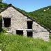 Stuello im Valle di Gorduno hat viele gut erhaltene alte Ställe
