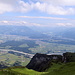 Blick vom Hohen Kasten auf Feldkirch und den Walgau in Vorarlberg. In der Bildmitte bzw. rechts müsste irgendwo der Gipfel der Lienzer Kastenwand sein