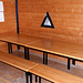 <b>Interno del rifugio:</b>
stanza unica con tavolo pranzo