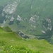 sehr steile Grashänge,eine gewisse Ähnlichkeit zu Allgäu und Lechtaler Alpen ist deutlich sichtbar
