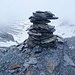 Der Gipfelsteinmann auf dem Piz Segnas. Kleiner als [http://www.hikr.org/gallery/photo628344.html?post_id=41174#1 letztes Jahr] aber noch immer ohne Gipfelbuch.