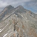 Die andere Seite schaut zahmer aus: Großer Hundsstallkopf und Hinterreintalschrofen (von vorne).