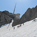 Hikr's auf dem Blau Schnee beim Aufstieg Richtung Girensattel