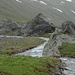 schön schlängelt sich der Fluss, Aua d'Urschai,  durch das Tal, Val Urschai