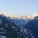 Panorama im Aufstieg: vom Lauteraar- bis zum Finsteraarhorn.