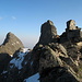 Unsere beiden Gipfelziele in der Morgensonne (Gr. Litzner in Bildmitte, Gr. Seehorn links).