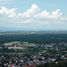 Ausblick nach Norden. Rechts im Hintergrund ist schwach die Frankfurter Skyline zu erkennen