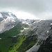 in der Mitte sieht man den Aufstiegsweg von der Lindauerhütte über `s Drusator in`s Prättigau