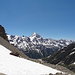 Aufstieg über die Schneefelder mit super Aussicht aufs Bietschhorn