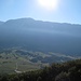 Über der Hochebene des Passo San Leonardo thront der Zweithöchste Berg des Apennin, der [http://www.hikr.org/tour/post52408.html Monte_Amaro]. Morgen um diese Uhrzeit werden wir dort drüben zugange sein.
