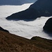 Der Aufstieg auf den Grat bei Schwiren ist geschafft: Isenthal liegt im Nebel.